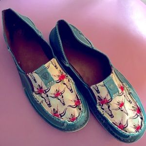 Ariat Steers and Roses Cruisers in Turquoise Women’s slip-on casual shoes
